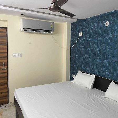 Hotel O Devansh Inn New Delhi Exterior photo