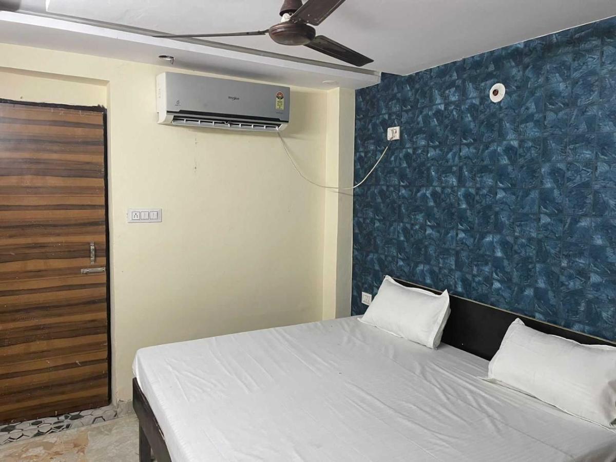Hotel O Devansh Inn New Delhi Exterior photo